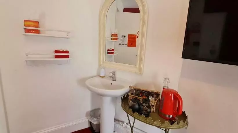 ペンション Holly Cottages