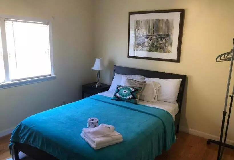ペンション Hollywood Rentals Llc