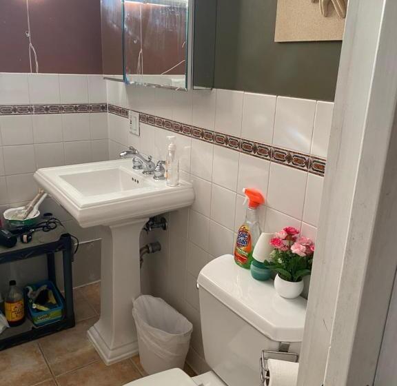 بنسيون Hollywood Rentals Llc