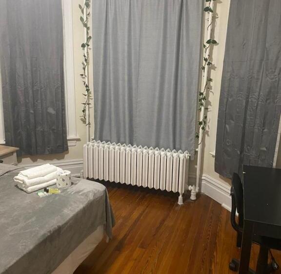 بنسيون Hollywood Rentals Llc