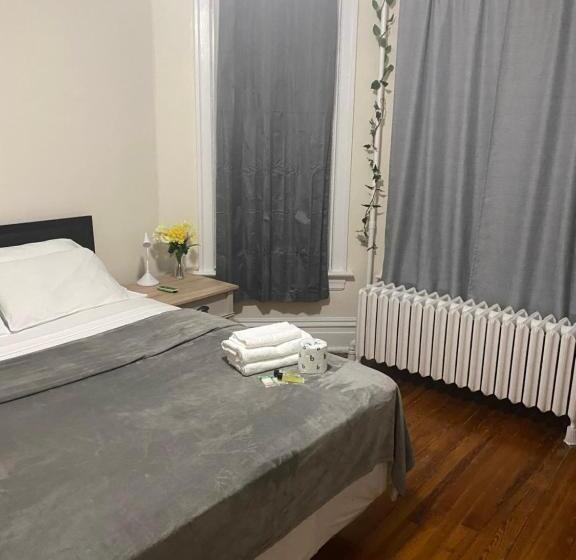 بنسيون Hollywood Rentals Llc