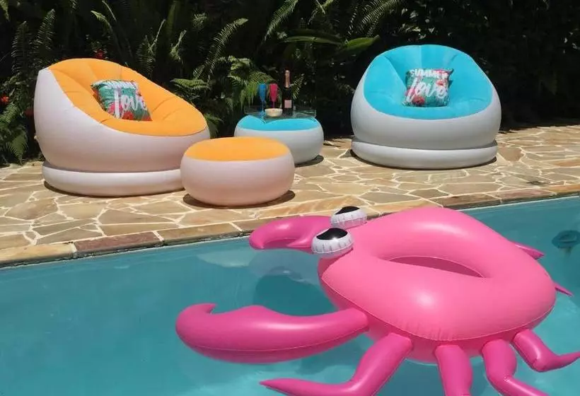 پانسیون Suítes Da Piscina