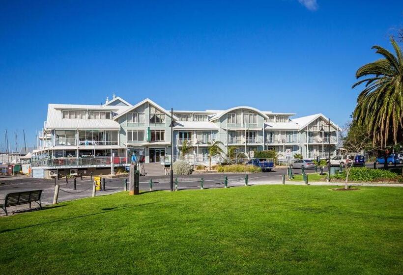 Отель Aligned Corporate Residences Williamstown