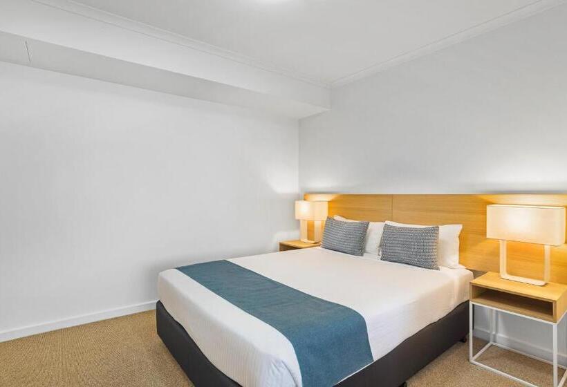 Отель Aligned Corporate Residences Williamstown