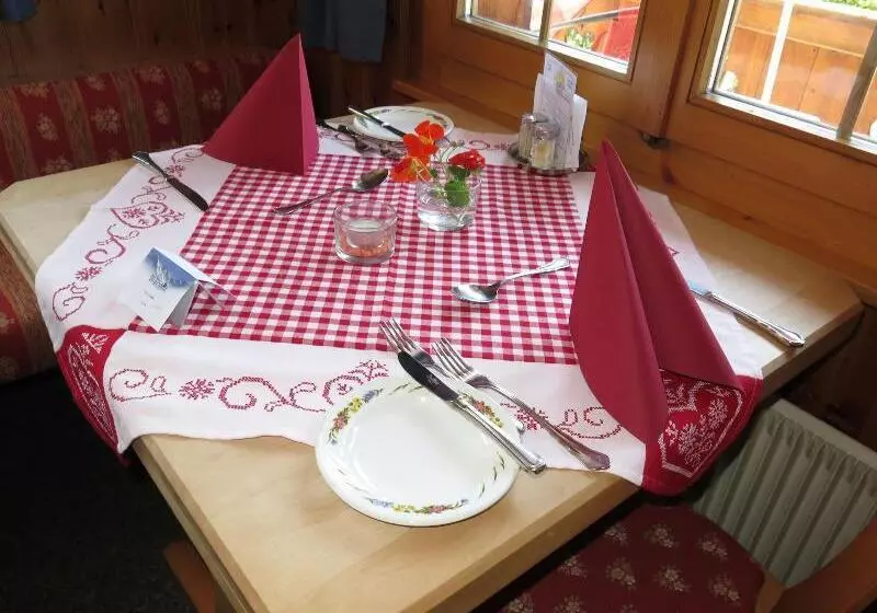 בית מלון כפרי Alpenhof