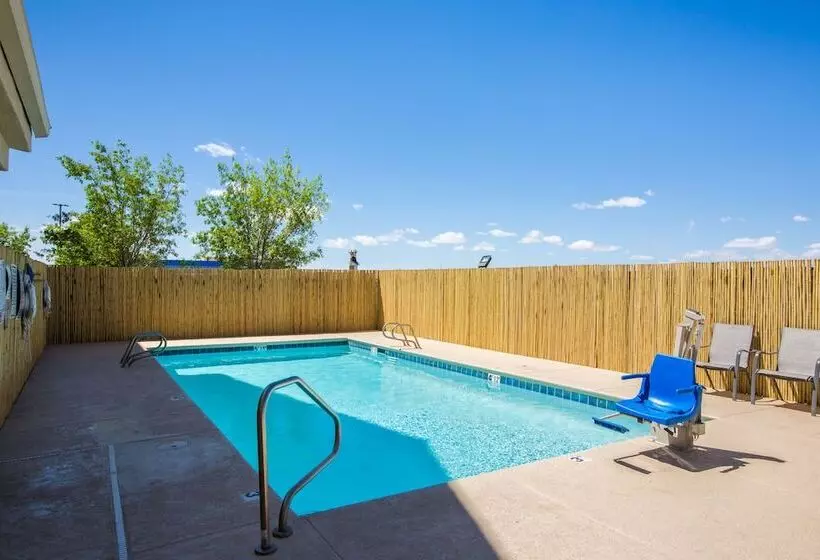 هتل Baymont By Wyndham Albuquerque Airport