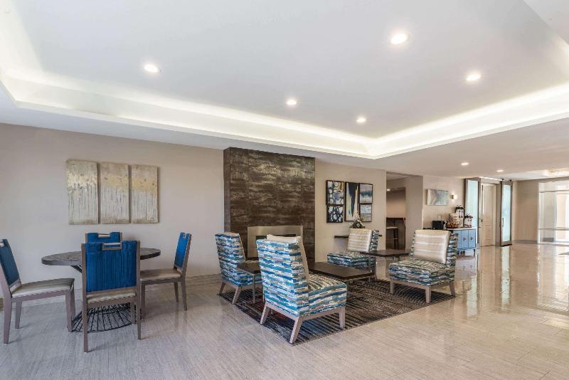 فندق Baymont By Wyndham Albuquerque Airport