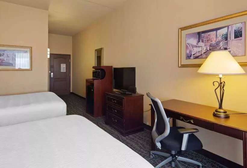 فندق Best Western Holiday Manor