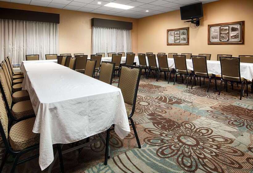 فندق Best Western Holiday Manor