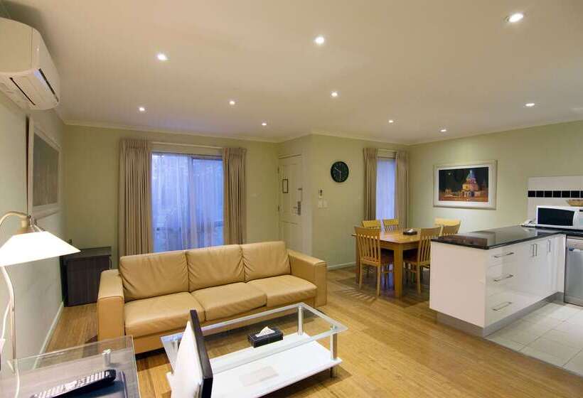 호텔 Best Western Plus Buckingham International