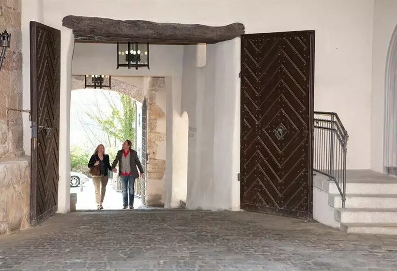 בית מלון כפרי Burg Wernberg