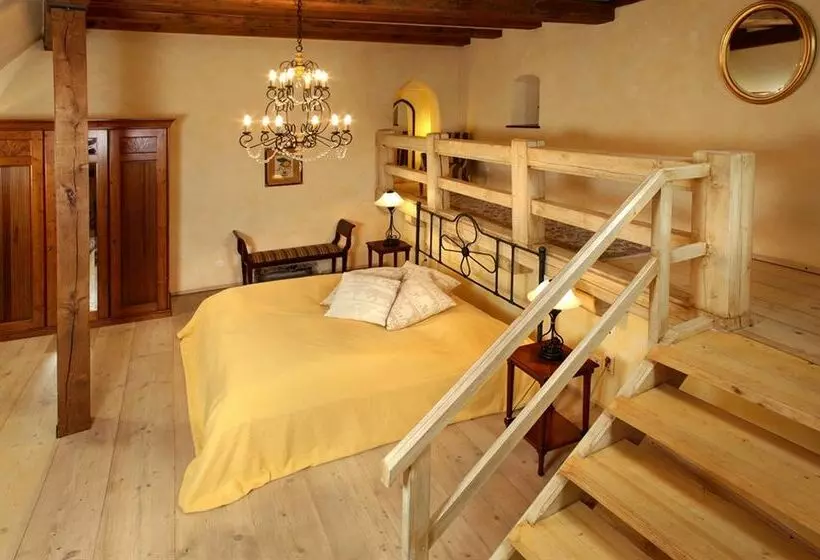 בית מלון כפרי Burg Wernberg