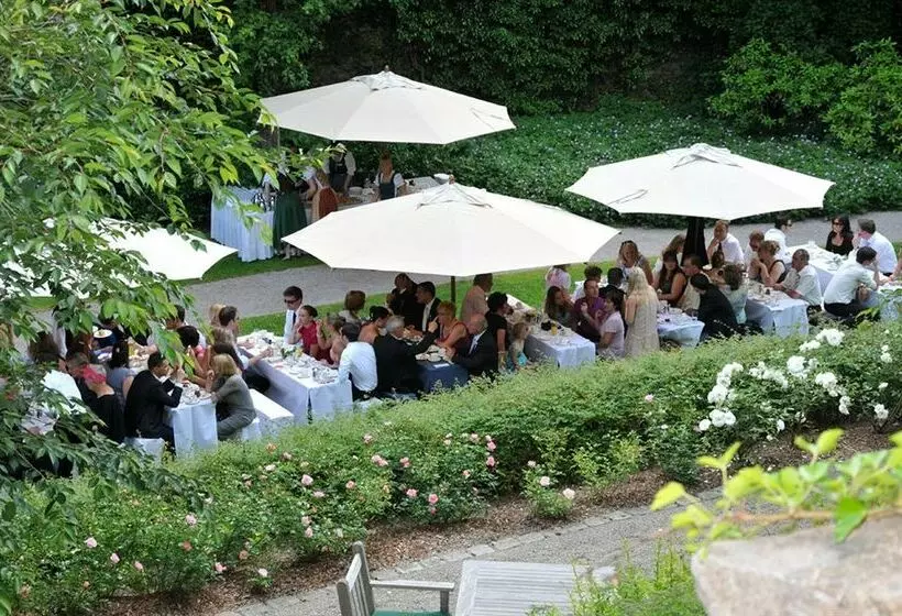 בית מלון כפרי Burg Wernberg