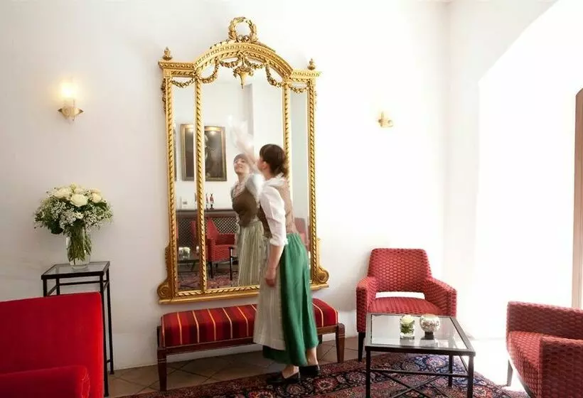 בית מלון כפרי Burg Wernberg