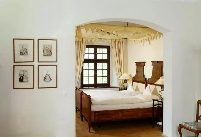 בית מלון כפרי Burg Wernberg