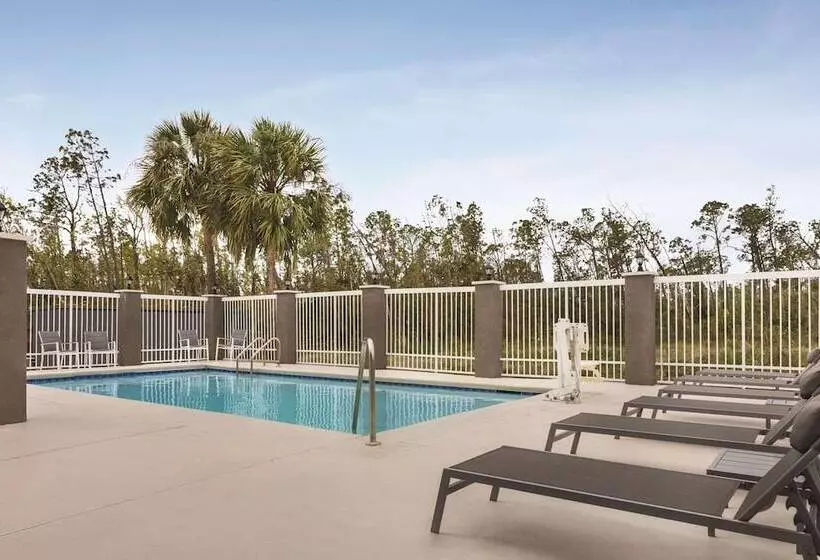 هتل Country Inn & Suites By Radisson, Panama City, Fl