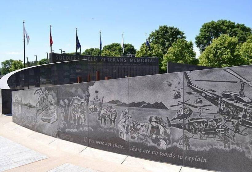 فندق Country Inn & Suites Rochester South Mayo Clinic