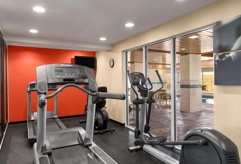 فندق Country Inn & Suites Rochester South Mayo Clinic