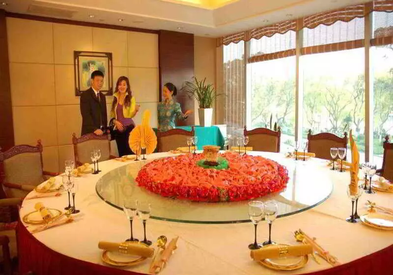 Lijiang Waterfall Hotel Guilin