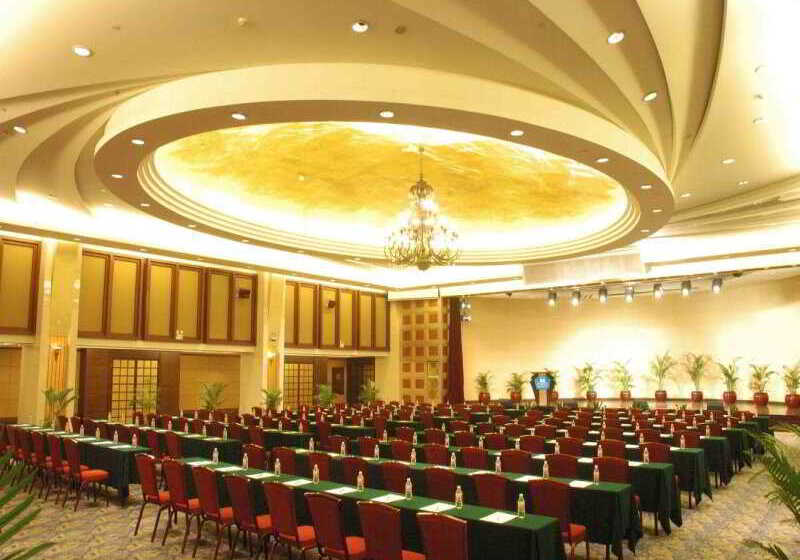 Lijiang Waterfall Hotel Guilin