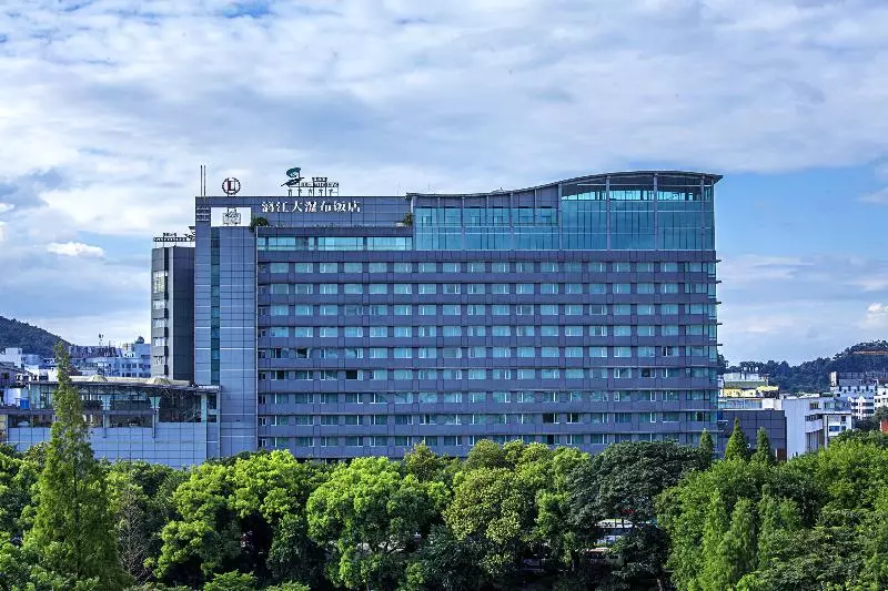 Lijiang Waterfall Hotel Guilin