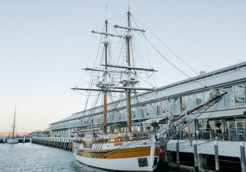 Hotel Somerset On The Pier Hobart