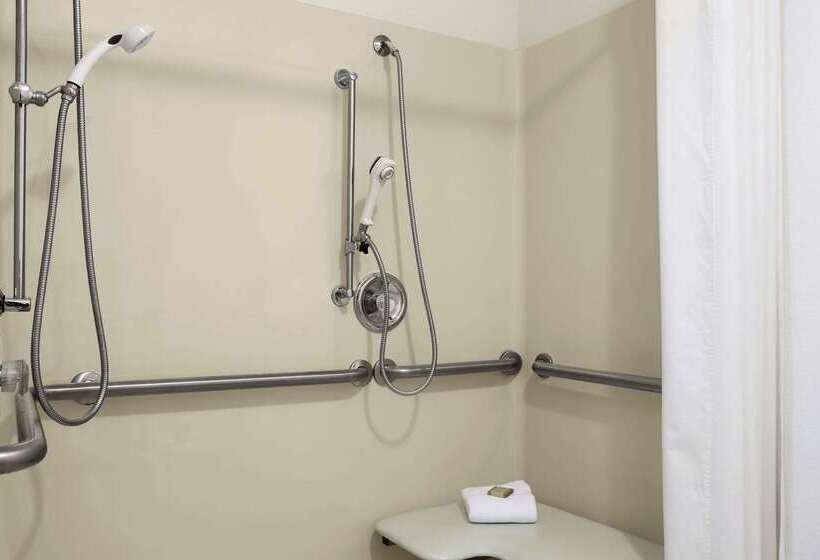 Motelli Super 8 By Wyndham Manistee