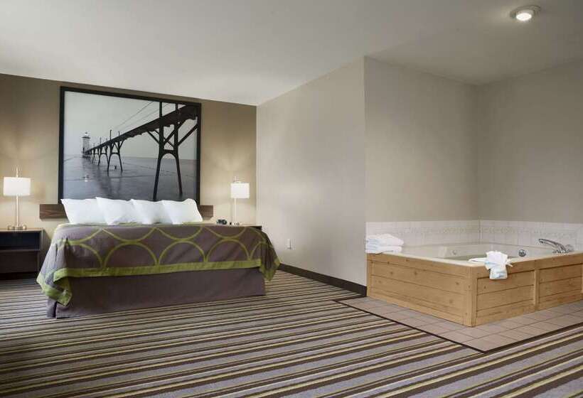 Motelli Super 8 By Wyndham Manistee