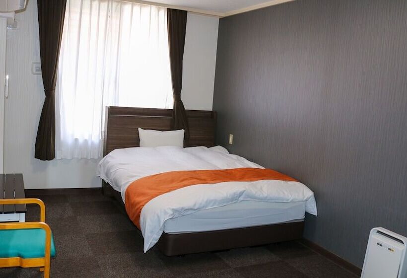 فندق Sanbe Onsen Kokumin Shukusha Sanbesou