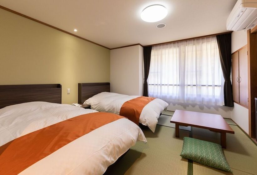 فندق Sanbe Onsen Kokumin Shukusha Sanbesou