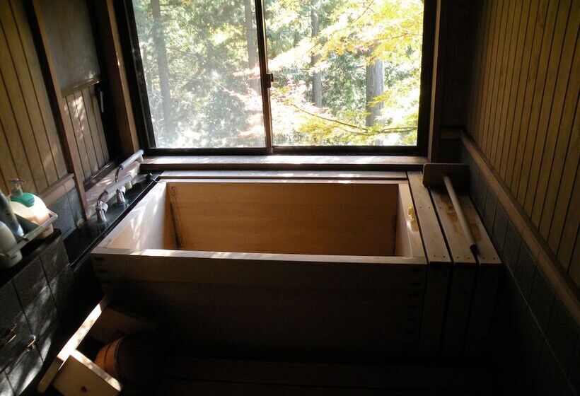 فندق Sanbe Onsen Kokumin Shukusha Sanbesou