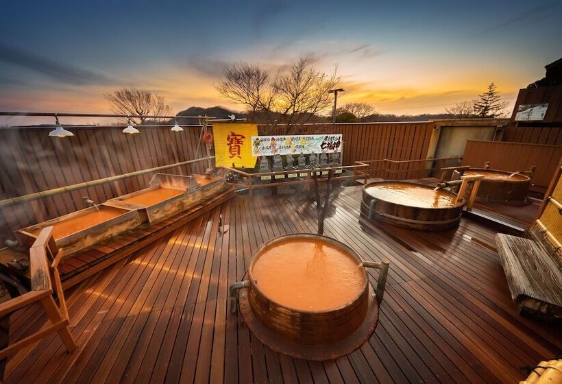 فندق Sanbe Onsen Kokumin Shukusha Sanbesou