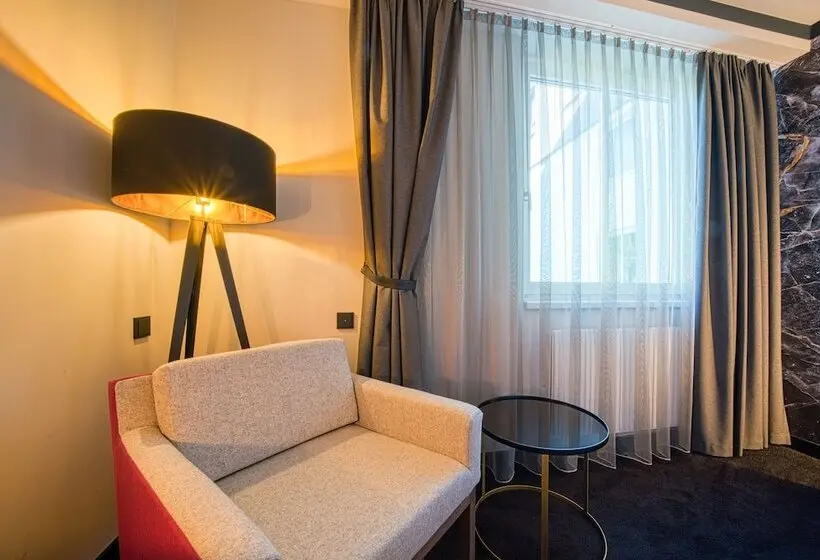 هتل PLAZA INN Salzburg Messe