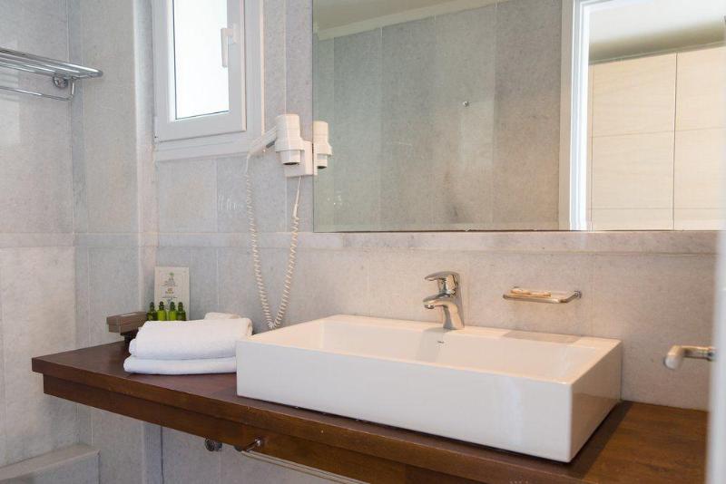 Antinea Suites Hotel & Spa