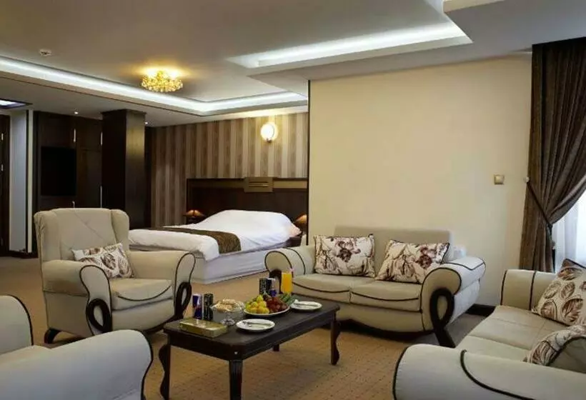 هتل Gostaresh Tabriz