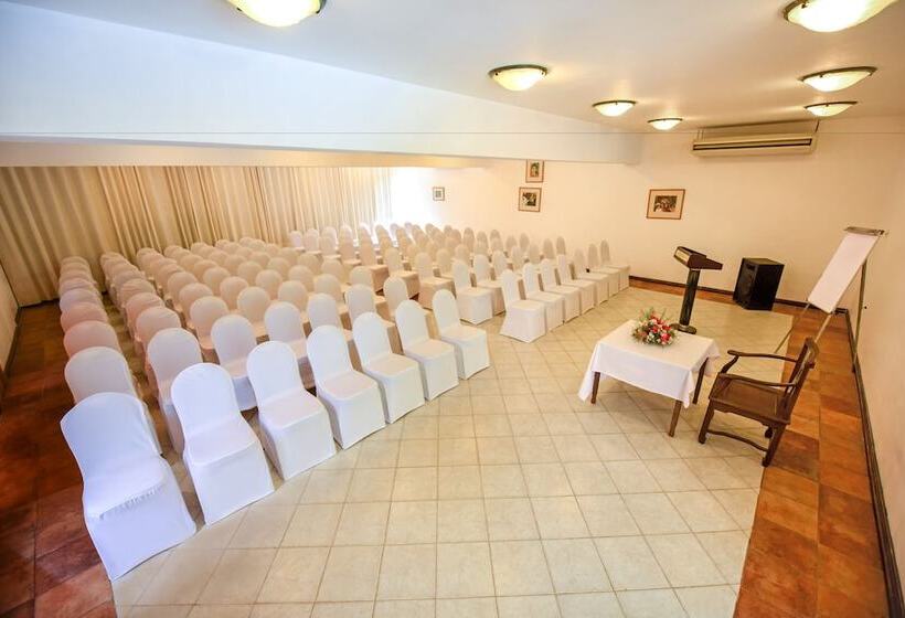 فندق Mandara Rosen Yala, Kataragama