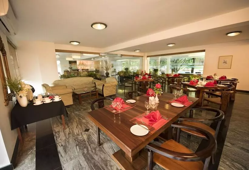 בית מלון כפרי Mandara Rosen Yala, Kataragama