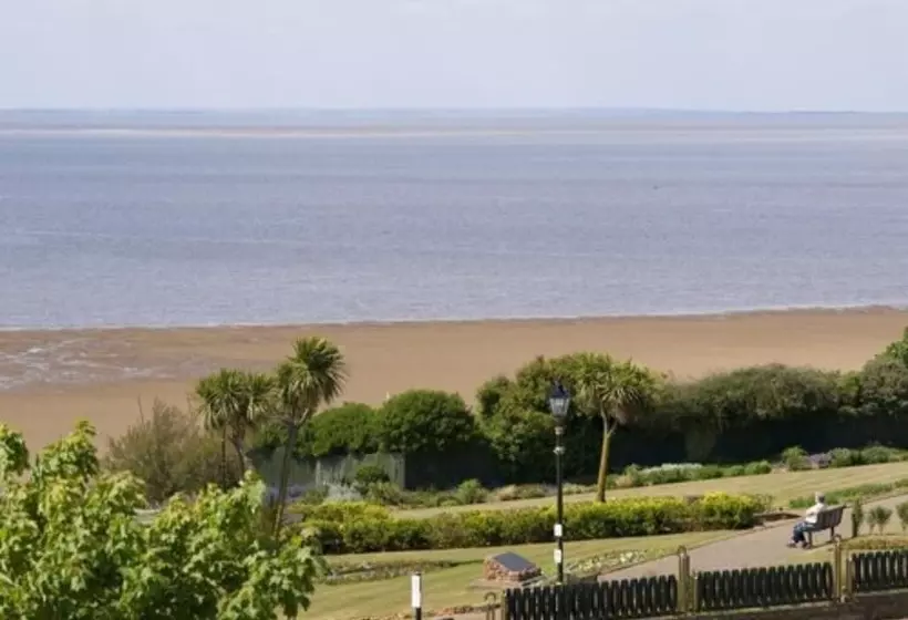 בית מלון כפרי The Golden Lion