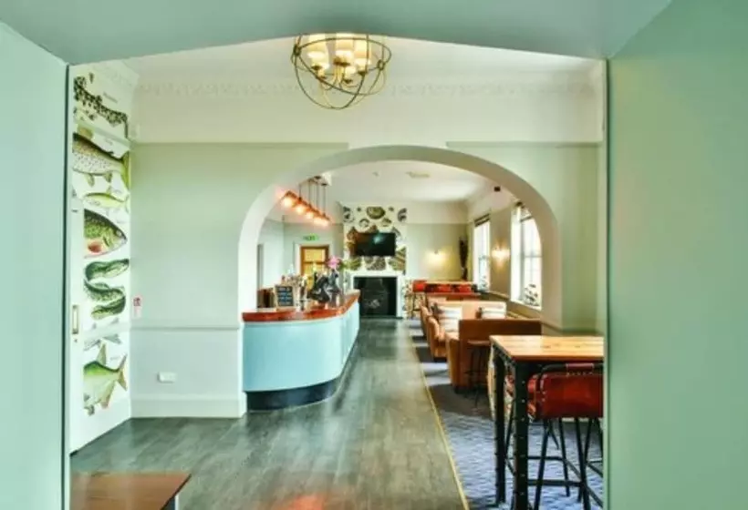 בית מלון כפרי The Golden Lion