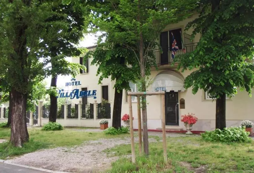 هتل Villa Adele