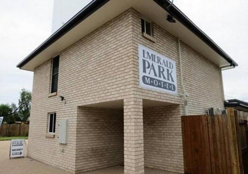 Emerald Park Motel