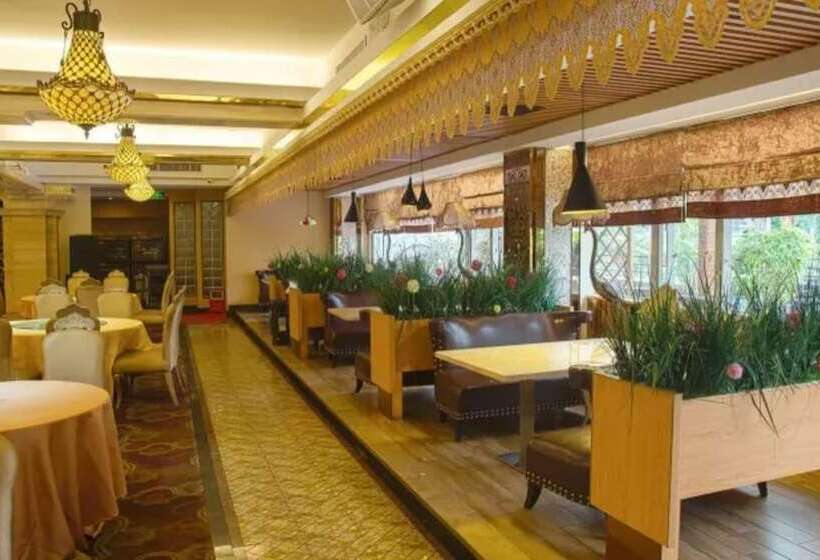 Отель Zhuhai Asian Star