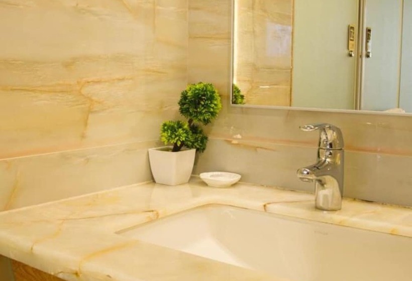 Отель Zhuhai Asian Star