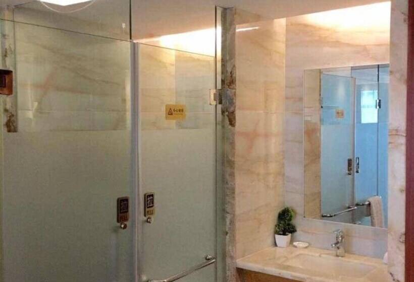 Отель Zhuhai Asian Star