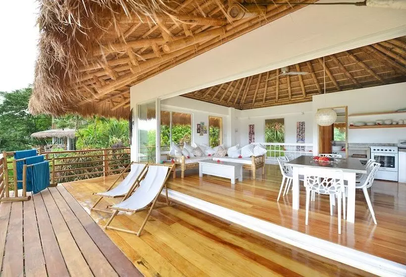 ホテル Diniview Villas