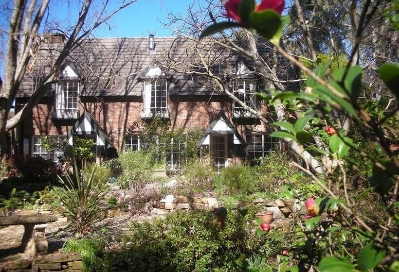 בית מלון כפרי Merrimeet Cottages