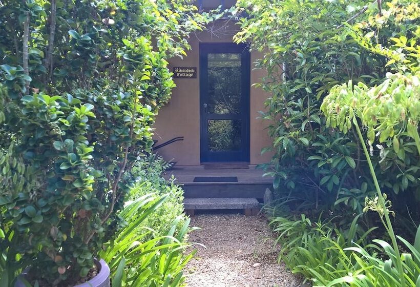 בית מלון כפרי Merrimeet Cottages