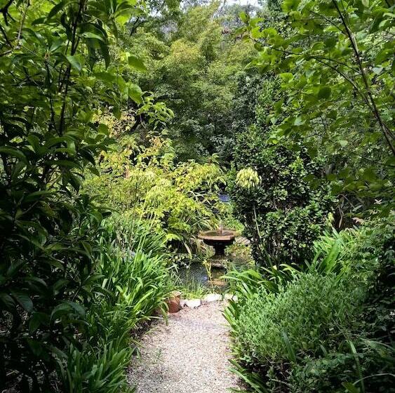 בית מלון כפרי Merrimeet Cottages