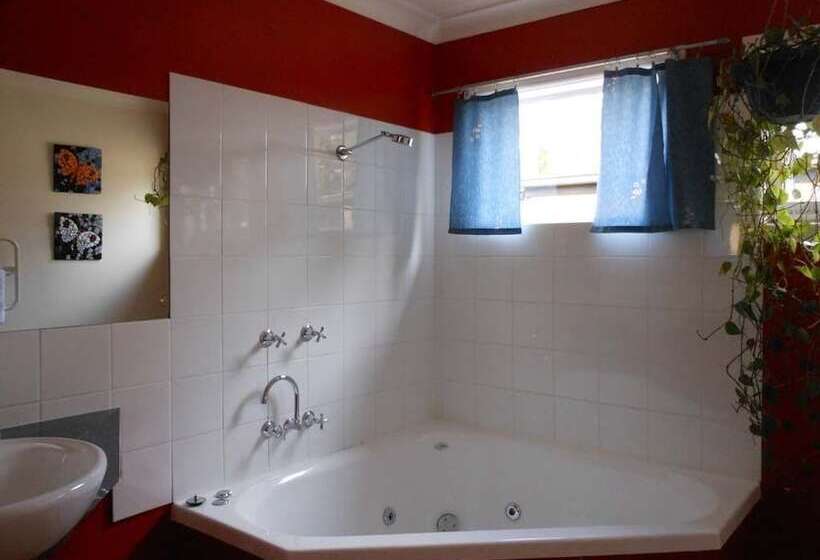 בית מלון כפרי Merrimeet Cottages