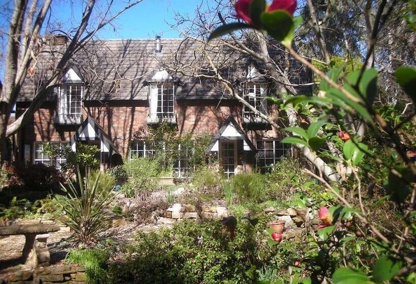 בית מלון כפרי Merrimeet Cottages